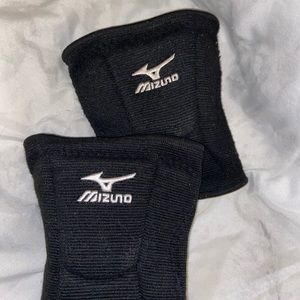 black volleyball knee pads